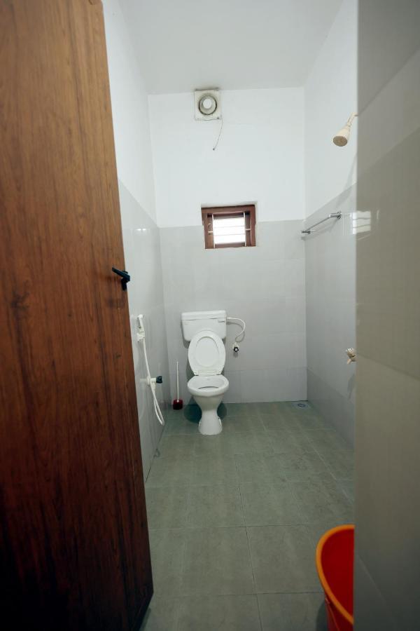 Daffodil Rooms - Non Ac Tellicherry Экстерьер фото