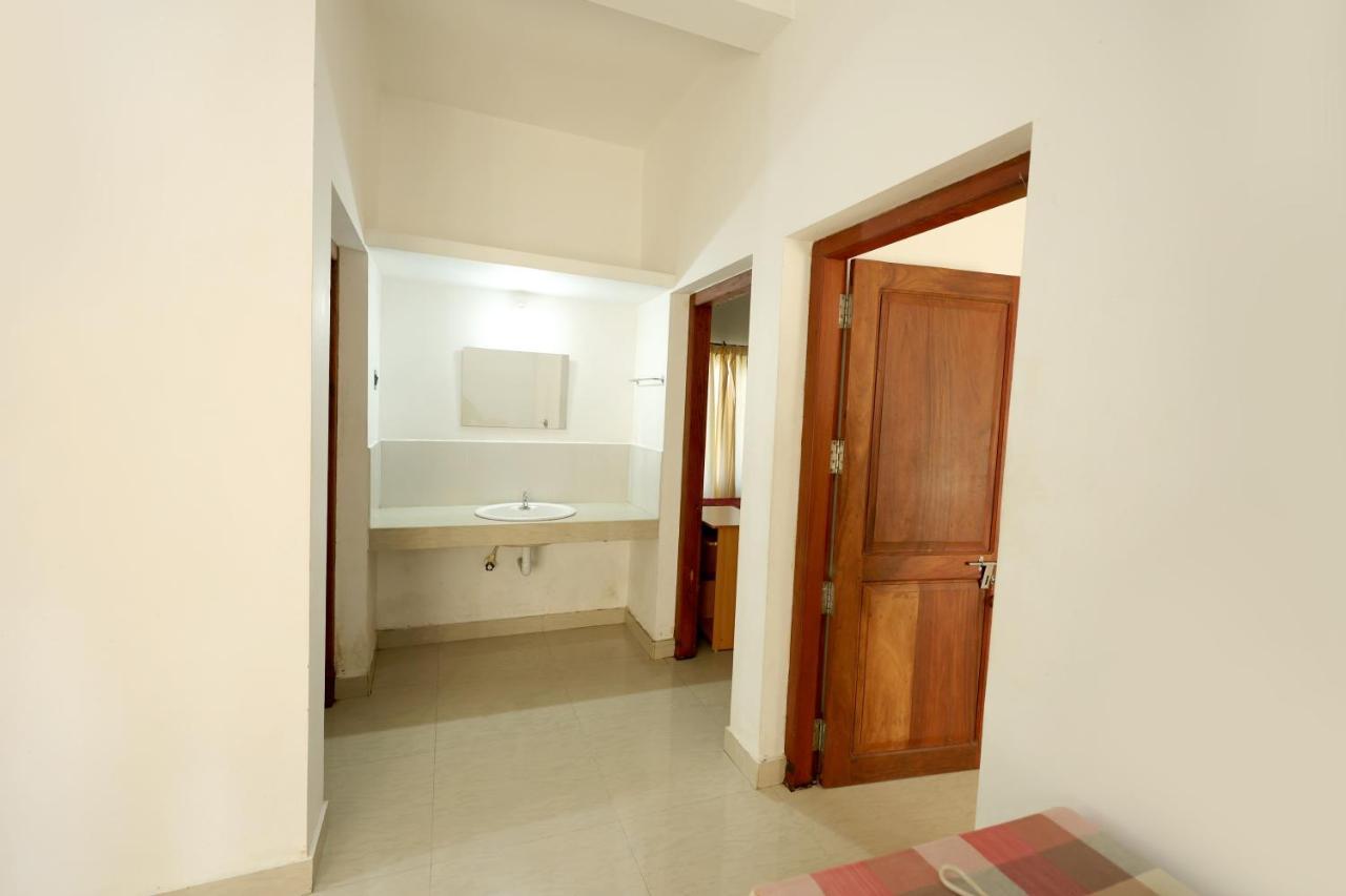 Daffodil Rooms - Non Ac Tellicherry Экстерьер фото